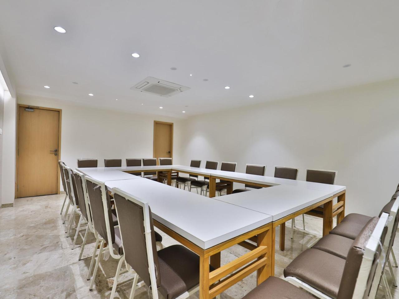 Oyo 4161 Hotel Shailly Inn Ahmadabad Zewnętrze zdjęcie